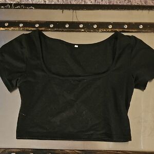 3/$15 🎉 M CROPPED Black Women's Top